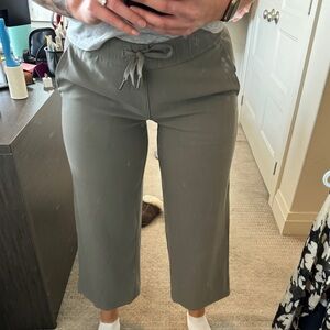 Lululemon Wide Leg Capris, Size 4